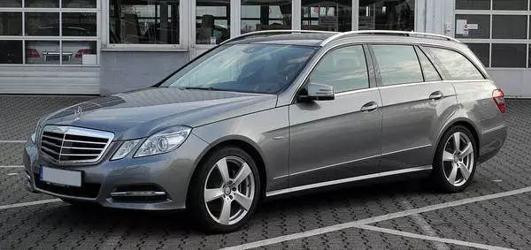 Mercedes-Benz E 350 CDI 3dm3 diesel 212 J02EM0 NZAAA542